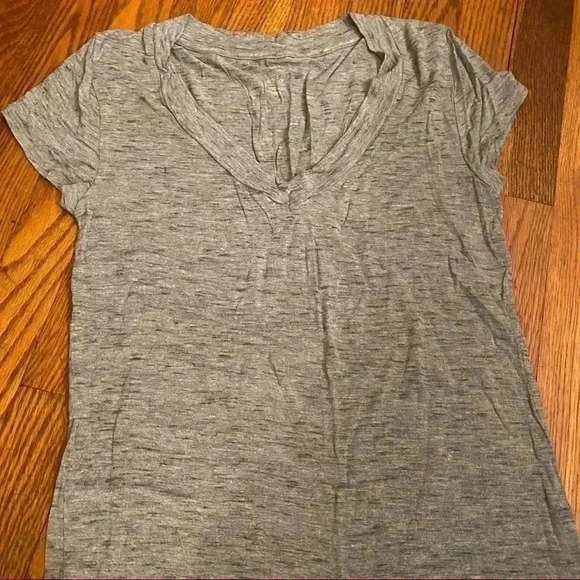 Bundle mossimo tanks and T-shirt women’s - Picture 6 of 11